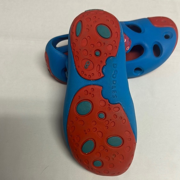 Clark’s - Vibrant Blue and Red Water Shoes with Flexible Design - Picture 5 of 6